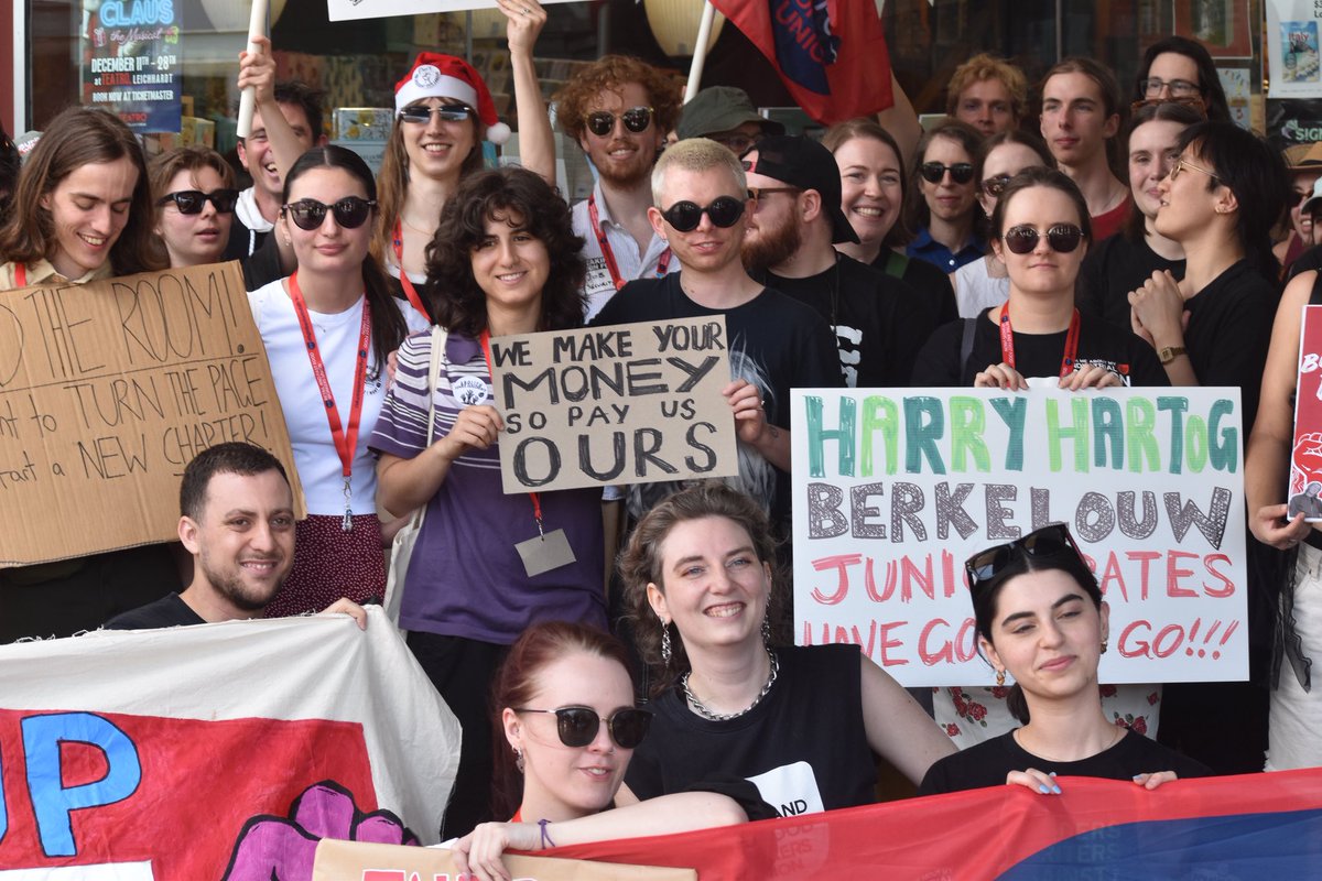 GreenLeftOnline's tweet photo. More than 110 Harry Hartog and Berkelouw Books workers went on strike today as part of their campaign for better pay and conditions.
A rally held outside the Leichhardt store showed big community support for striking workers.
#greenleft #RAFFWU https://t.co/JjiDgdAVtO