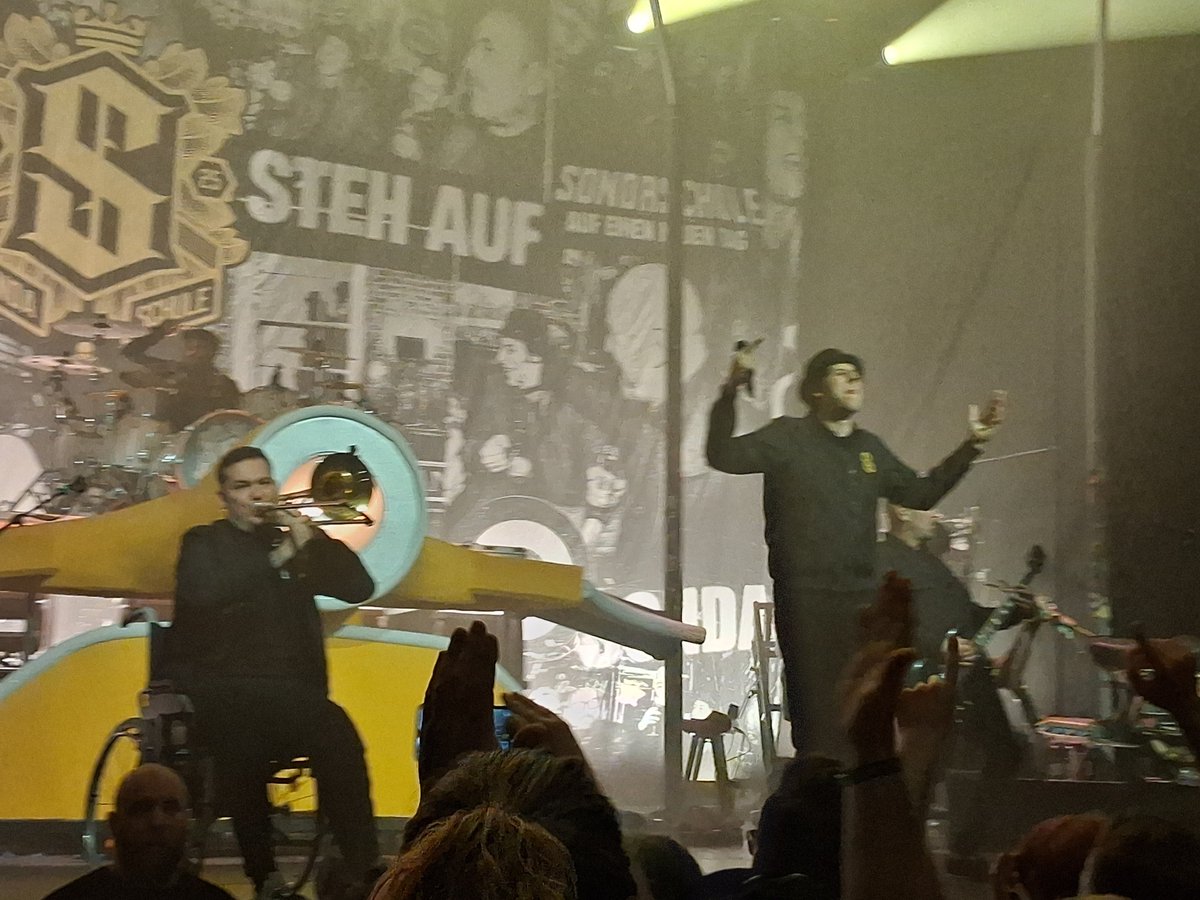 JennyJedoch's tweet photo. Was man halt Freitags so macht
#JennyInConcert https://t.co/ZVyBBgO551