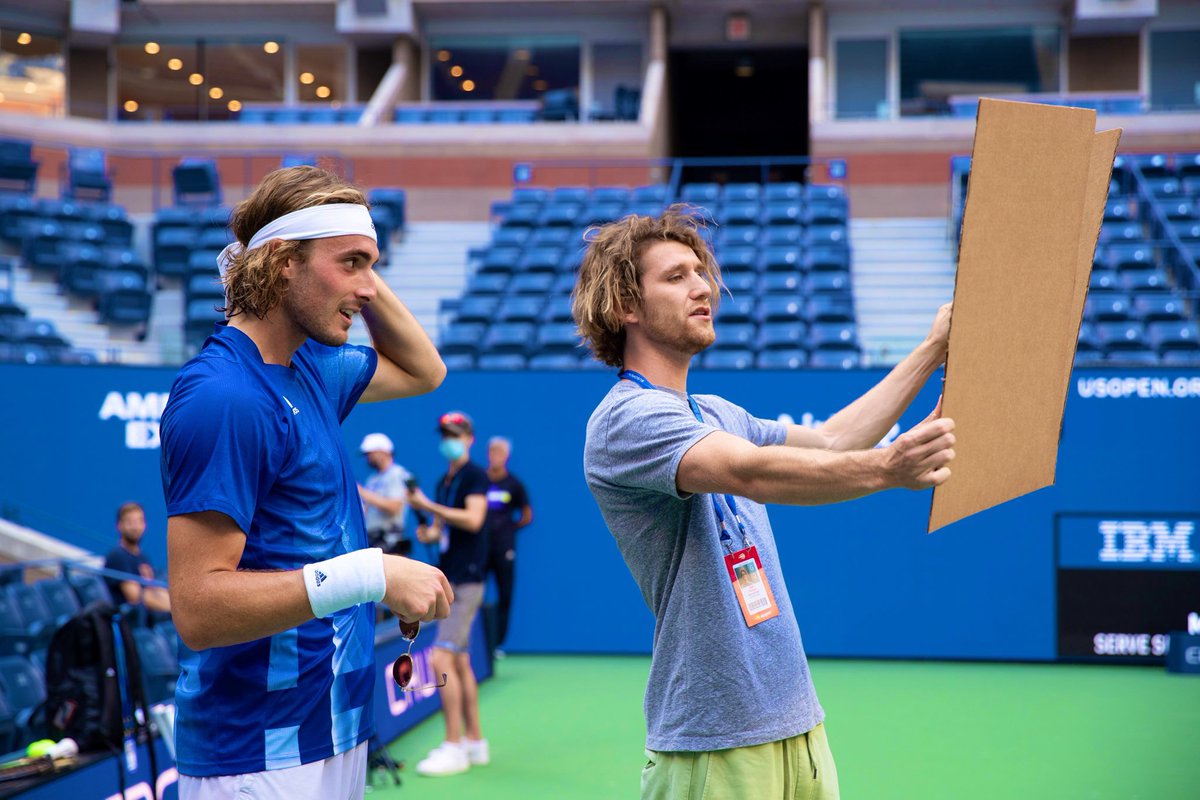 TennisHypeMedia's tweet image. Handsome Dude With Sign

Stef Tsitsi Thread

Greek #1 Stefanos Tsitsipas - World #3 career high

#ATP #Tennis 

#7 

Gorgeous Greek God Tsitsipas with the real #DudeWithSign @dudewithsign