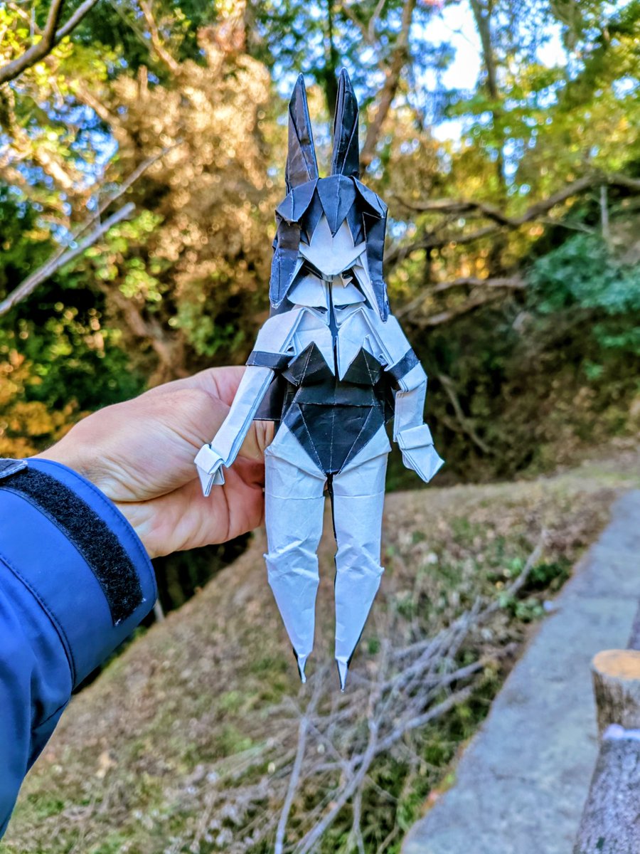 チェンさんのYouTubeより
<a href="/__ObeLisK/">陈晓 Chen Xiao</a> 
「バニーガール先輩」（桜島麻衣）
paper 50センチ折り紙
生誕祭には間に合わなかった。
白黒の紙でなんとかできた🙌
相変わらず立体感出すのは難しかった。
#桜島麻衣生誕祭2025 #桜島麻衣 
#バニーガール #バニーガール先輩 
#折り紙 #折り紙作品