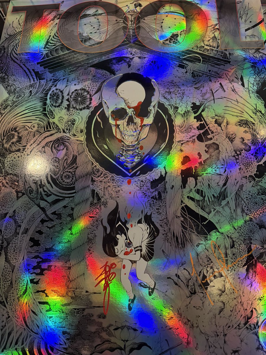 この前何枚かにリマークとサインした。右のはアダムさんにお渡ししたやつ。