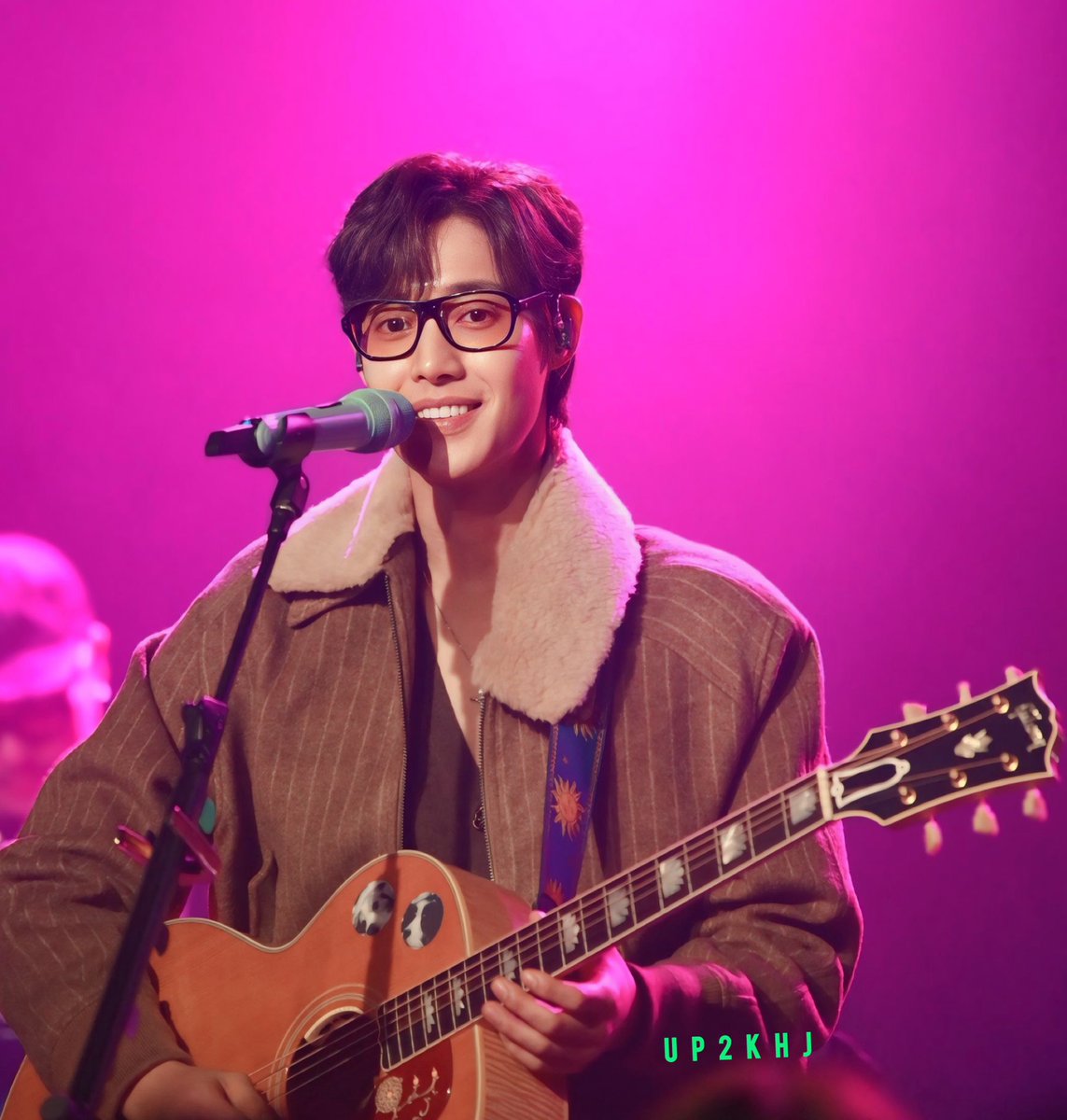Up2KHJ's tweet photo. 2025.12.12

2025 KIMHYUNJOONG MINI CONCERT 
<금요락회>  Week -2

THIS IS LOVE ❤️ 

#คิมฮยอนจุง
#김현중
#KimHyunJoong
#キムヒョンジュン 
#金賢重
#HENECIA https://t.co/4qp8twtCVP