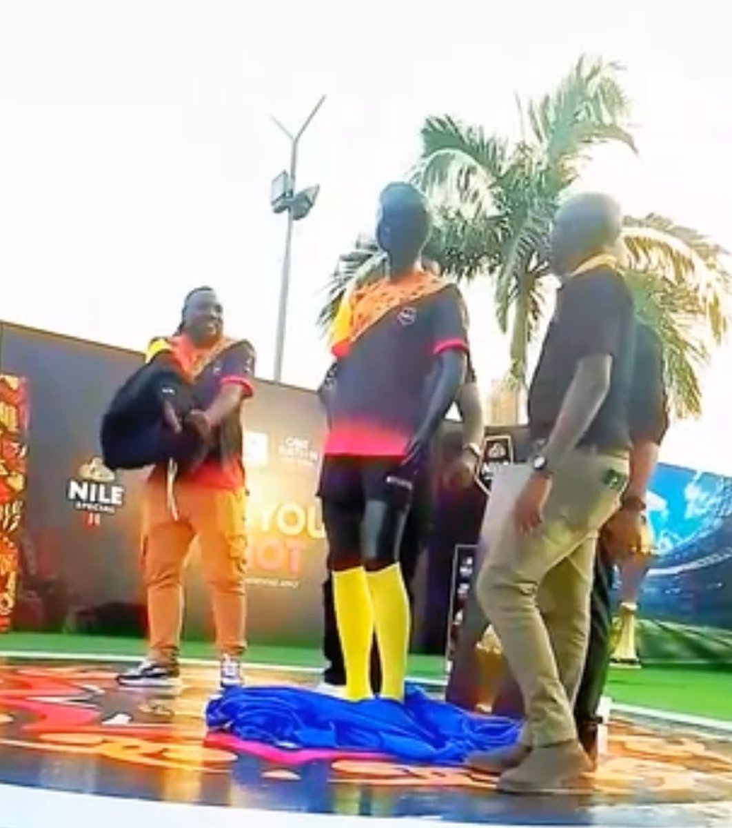 Which fans’ jersey are you buying? 
1 (kenzo)
2 (Nile Breweries Jersey)