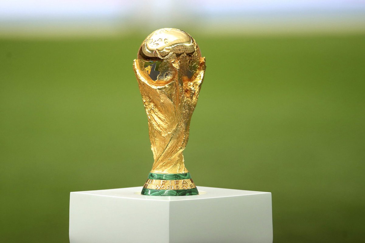 🚨 𝗖’𝗘𝗦𝗧 𝗗𝗘 𝗟𝗔 𝗣𝗨𝗥𝗘 𝗙 𝗢 𝗟 𝗜 𝗘 cette Coupe du Monde 2026, tenez-vous prêts 🤦‍♂️😳 (un Ghanéen devra dépenser 85 jours de salaire s’il veut voir la phase de groupe du Ghana 🇬🇭) :

👉 À gauche : 𝗟𝗘𝗦 𝗣𝗥𝗜𝗫 𝗤𝗨’𝗜𝗟 𝗙𝗔𝗨𝗗𝗥𝗔 𝗗𝗘́𝗕𝗢𝗨𝗥𝗦𝗘𝗥 𝗣𝗢𝗨𝗥