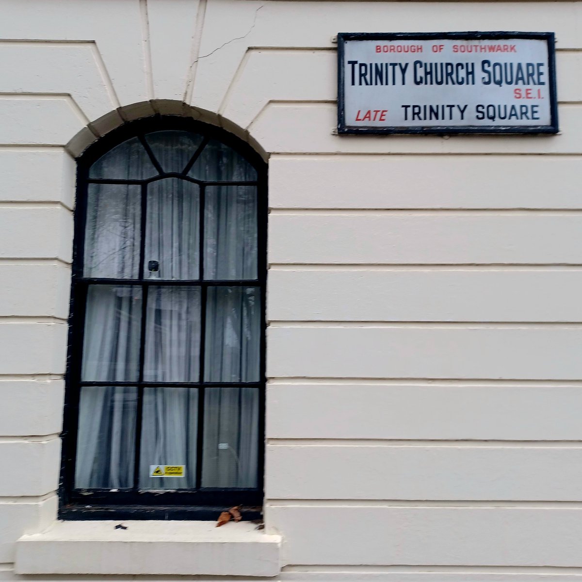 Trinity Church Square - love this street sign - the font and the piece of history it tells.
#streetsigns #SE1 #localhistory