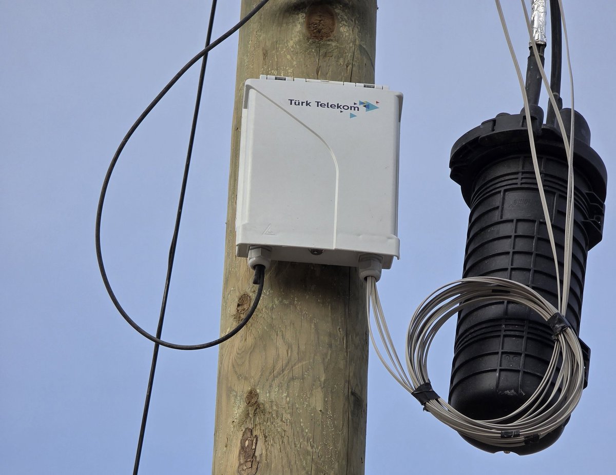 <a href="/TTDestek/">Türk Telekom Destek</a> adresimde kapasite port yok görünüyor komşumun adreside aynı şekilde iken ona randevu verilip kurulum aktivasyon yapılıyor ben ise hiçbir teknik gerekçe göstermeksizin kapasite port yok bahanesiyle abone olmam engelleniyor adresim satışa bilerek kapatıldı bbk36308474