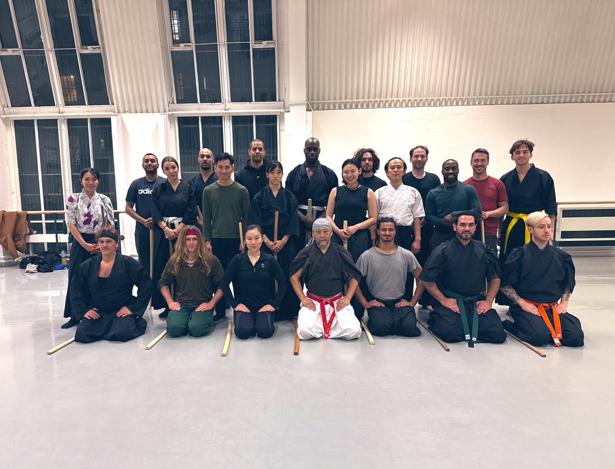 剱伎道UK Open workshop for Advance!
2025 12/11
━━━━━━━━━━🇯🇵🇬🇧

UK・ロンドンにて、KENGIDOのオープンワークショップが開催されました。
一日目はアドバンスクラスという事で、現地のスタント方も沢山参加いただきました❗️

#剱伎道 #KENGIDO #島口哲朗
#London #SAMURAI