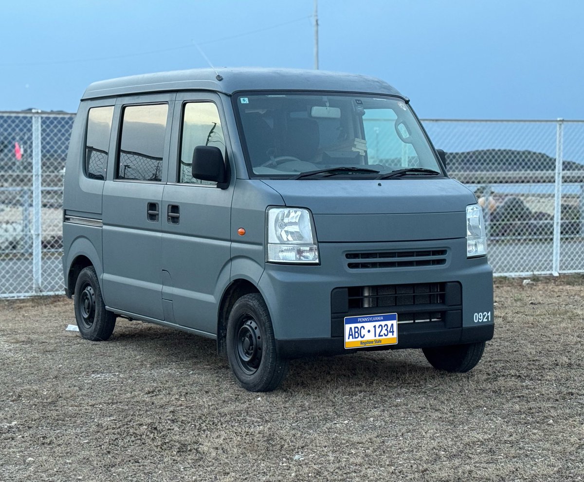 バンパーに軽くステンシル塗装
ちょっとだけ雰囲気が変わった