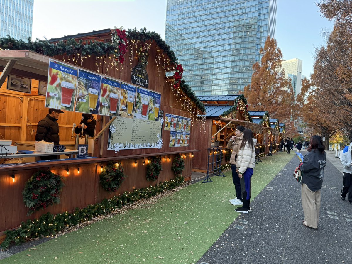 hideki_kise's tweet photo. こんばんは！
クリスマスマーケット第2弾🎄
今回は市場調査でみなとみらい駅！
たまたま通ったらやっていたので📸
座るスペース、フォトポイントもあり！
デートに良さげな雰囲気でした😆
是非お立ち寄りください✨

#みなとみらい #横浜 #クリスマスマーケット https://t.co/oZfrhWjJo1