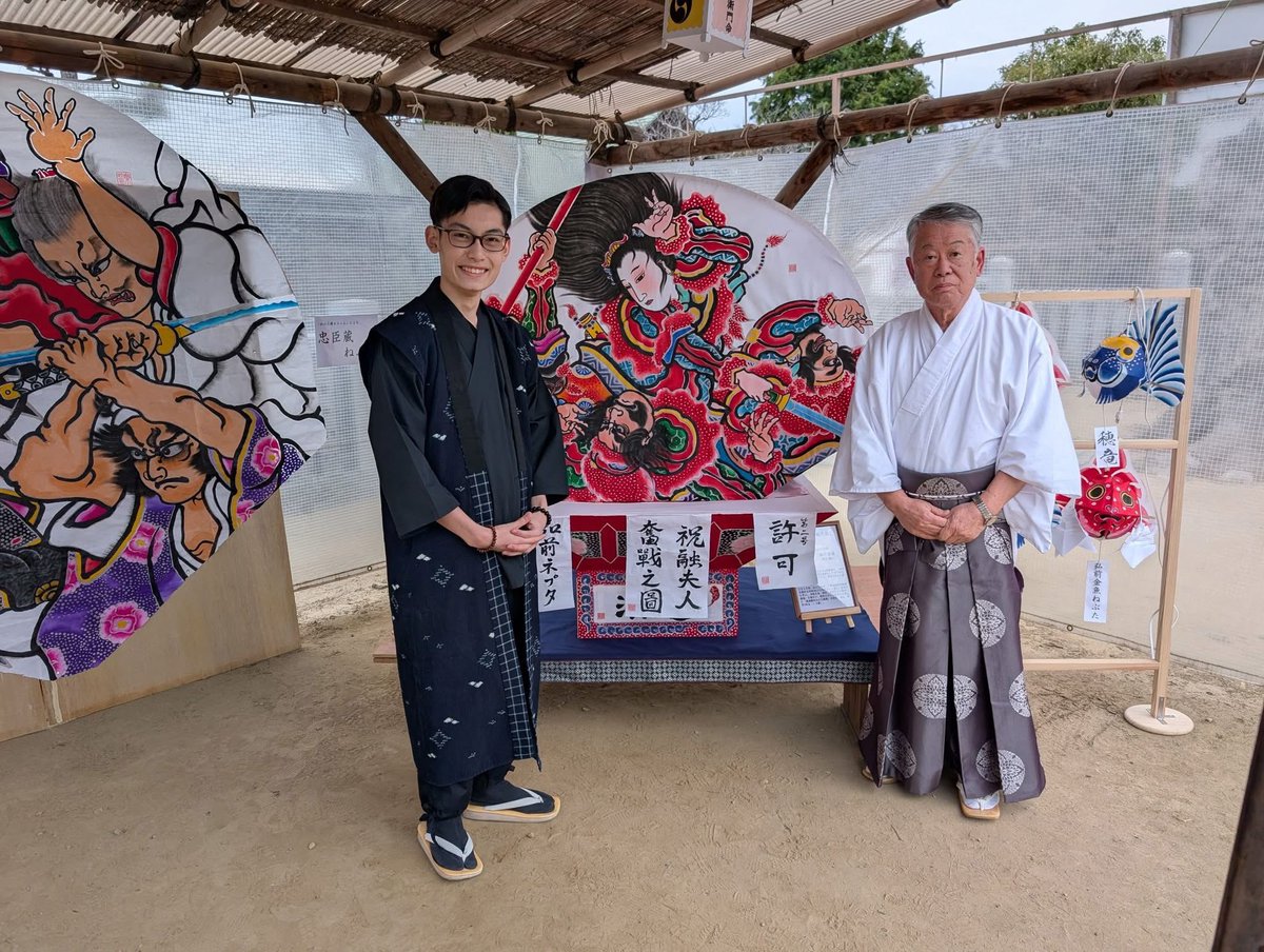 ねぷた製作の菊池虎太朗君と記念撮影 津軽三味線、笛、太鼓で賑やかに