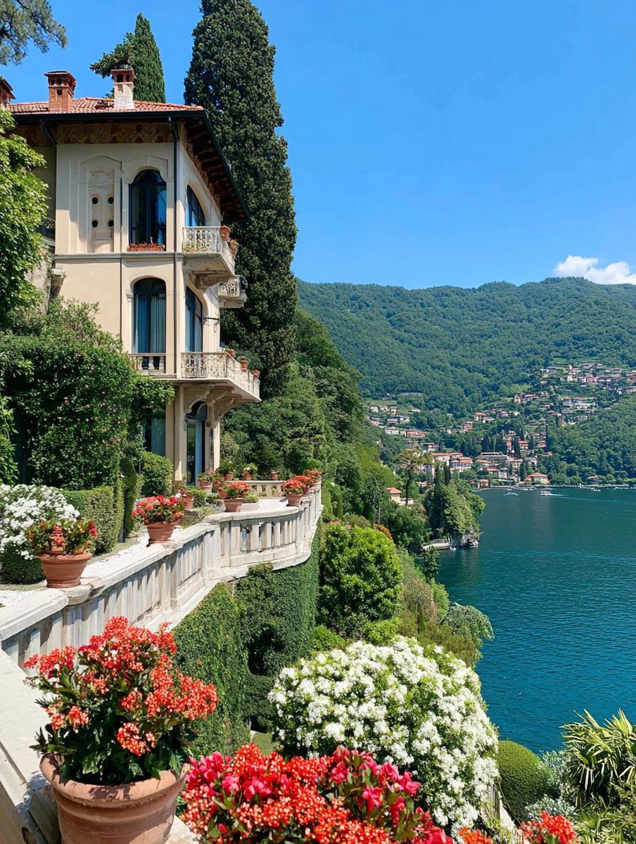 AppartDesign's tweet photo. Lake Como, Italy 🇮🇹 https://t.co/AaYGFbP0SO