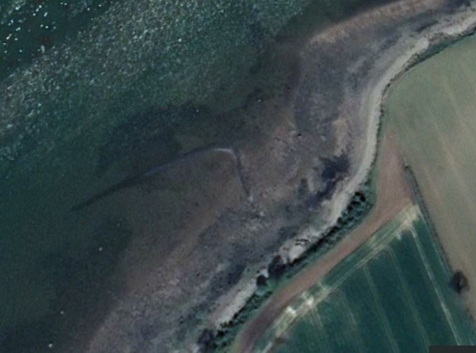 Stonefishweirs's tweet image. #Doonbeg #Co_Clare #Ireland. Home to #intertidal stone #fishweir 'fish pounds' or salmon walls' very like the stone #fishweirs of #LoughSwilly, #Co_Donegal. Marine fish traps are relatively rare on the island of Ireland, but only a few are located on the open ocean. 2/6