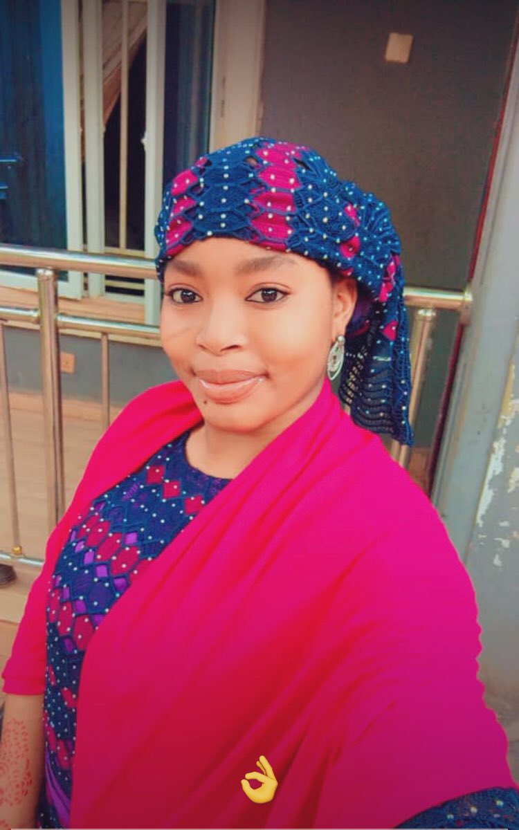 okorobia1212's tweet image. Red hot day, ready to light up your feed! Wearing this bold crimson number like a super‑power. 💃🏽️✨

Drop a 🌹 if you love red! 

#RedOutfit #BoldAndBright #NigerianStyle