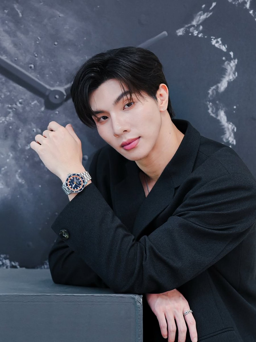 longshilee's tweet photo. 𝐈𝐆:_𝐋𝐨𝐧𝐠𝐥𝐞𝐞𝟕📷𝐔𝐩𝐝𝐚𝐭𝐞
13-12-2025
⌚️@emporioarmani #AR60090 #SeaExplorer สไตล์เท่แบบมินิมอลที่โฉบเฉี่ยวในทุกมุมมอง
ดีไซน์ตัวเรือนสเตนเลสสุดคม หน้าปัดเรียบแต่มีพลัง ความเท่ที่ พูดแทนคุณได้ https://t.co/6MSUeNH78W