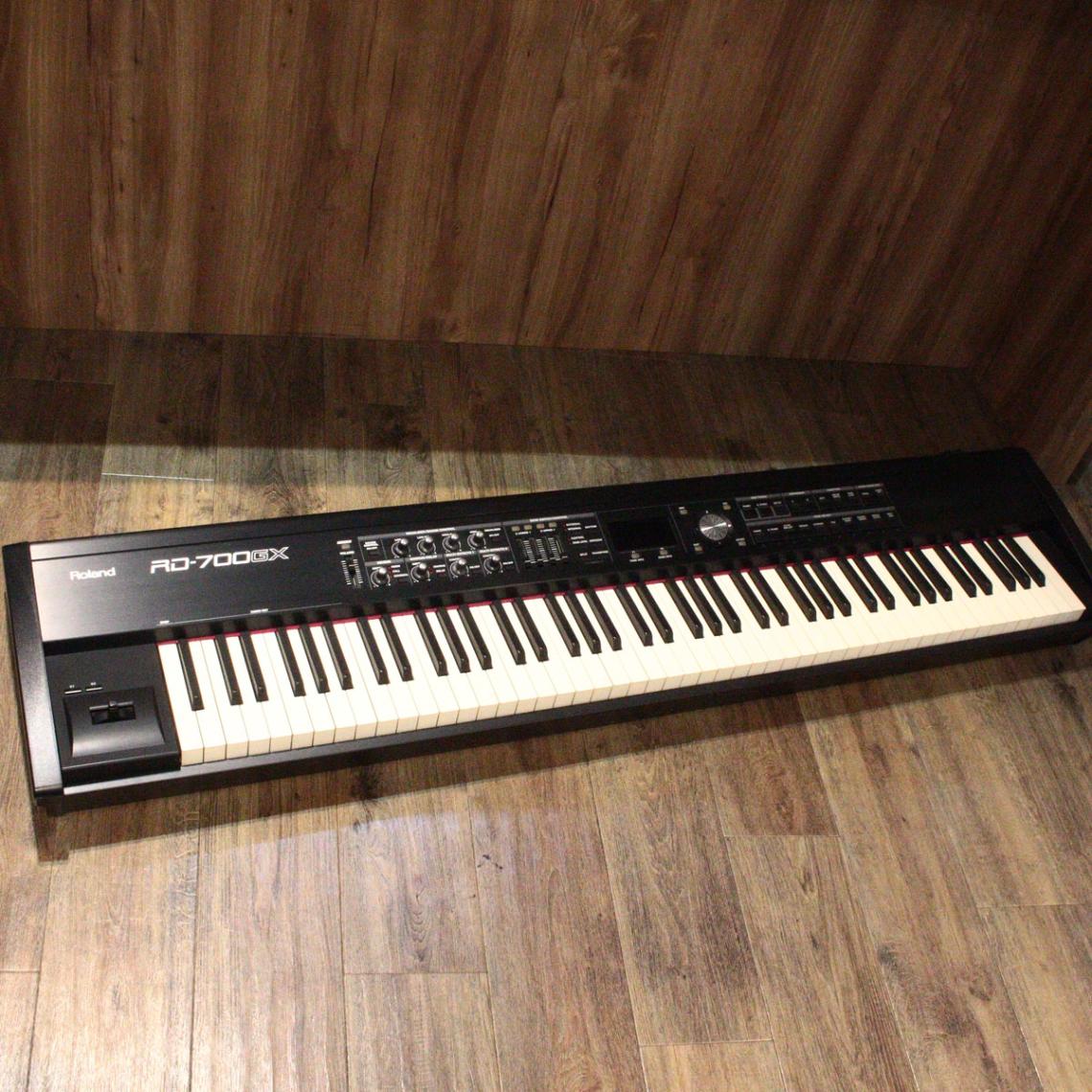 RD-700SX Rolandステージピアノ