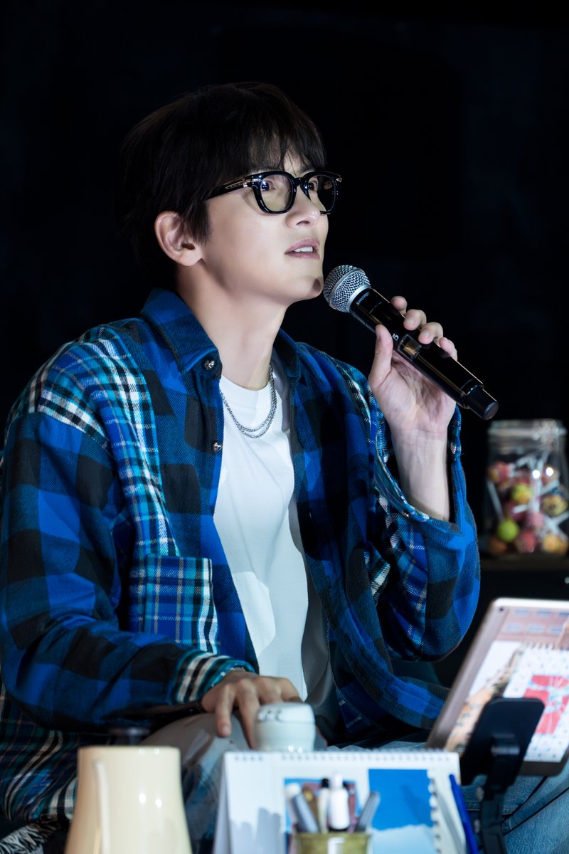 like_it_jcw's tweet photo. 251108_์ง์ฐฝ์ฑ.ํฌ๋ฐ์
.์ค๋๋ญํด?_์์ธ_3์.jpg
ํ๋๊ณ ์์ ใ
๊ทธ๋ฅ ์๊ฒฝ ์ด ์ง์ฐฝ์ฑ
#์ง์ฐฝ์ฑ #jichangwook #ๆฑ ๆๆญ #ใใปใใฃใณใฆใฏ #์ค๋๋ญํด #ํฌ๋ฐ์
#FanMeetUp #์กฐ๊ฐ๋์ #๋ฐํ์ค #์๋ฑํฌCGV #1๊ด #์์ธ #๋ค์ฏ๋ฒ์งธ๋ #๋ง์ง๋ง๋ #๋น๊ฐ์ค๋ฝ๊ฐ๋ฝ #ํ์์คํ์ด #3์ https://t.co/WDS804uAfE