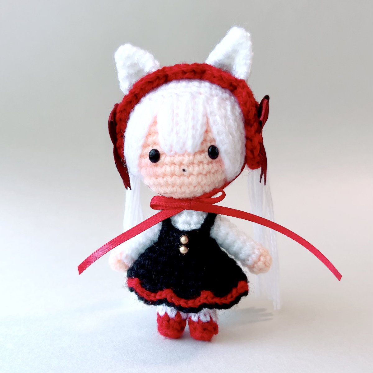 あみぐるみオーダー専用ページ 新作】 ワンピースなしろこちゃん誕生🦊⛩️ この子は黒しろこちゃん