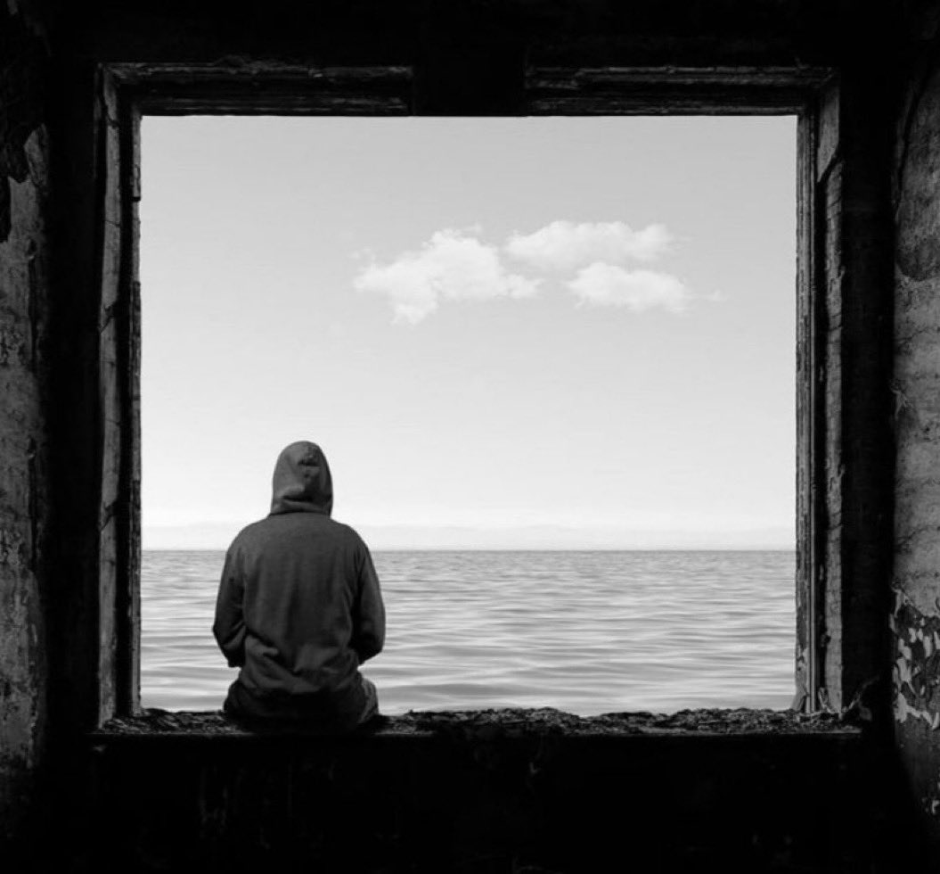 هِيَ الأيّام كَما شَاهدتها دوَلٌ

مَن سَرّه زَمنٌ ساءته أزمانُ

🥀🫧