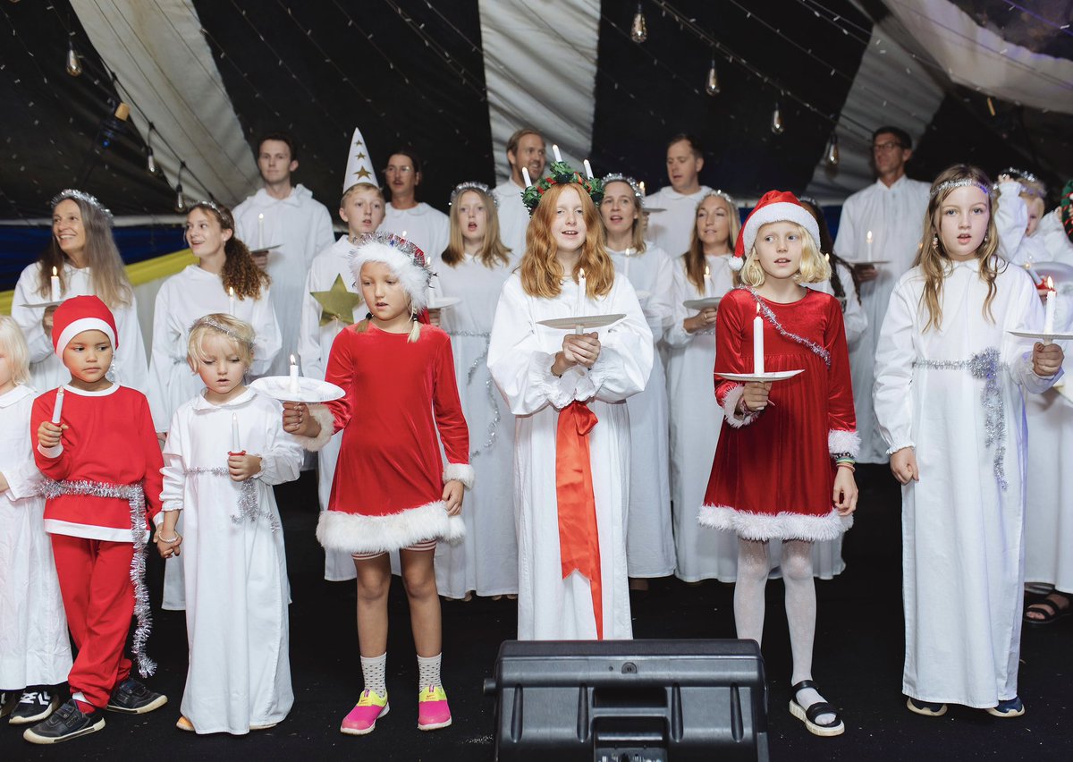 SwedeninRW's tweet photo. Today Sweden celebrates #Lucia The symbol of light, warmth &amp; hope✨🇸🇪🇷🇼Lucia is about togetherness and to cherish friends and family❤️🎶🕯️ https://t.co/fVG8hMFh9k
