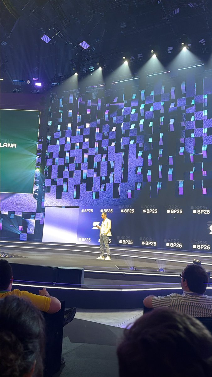 Daqui a pouco sai o resultado dos vencedores do hackathon <a href="/colosseum/">Colosseum</a>. A equipe brasileira <a href="/cloak_xyz/">Cloak</a> está participando, com um trabalho feito com muita dedicação e precisão, e merece toda a nossa torcida. O projeto conta com o apoio do recém renovado <a href="/SuperteamBR/">Superteam Brasil</a> que, já em seu