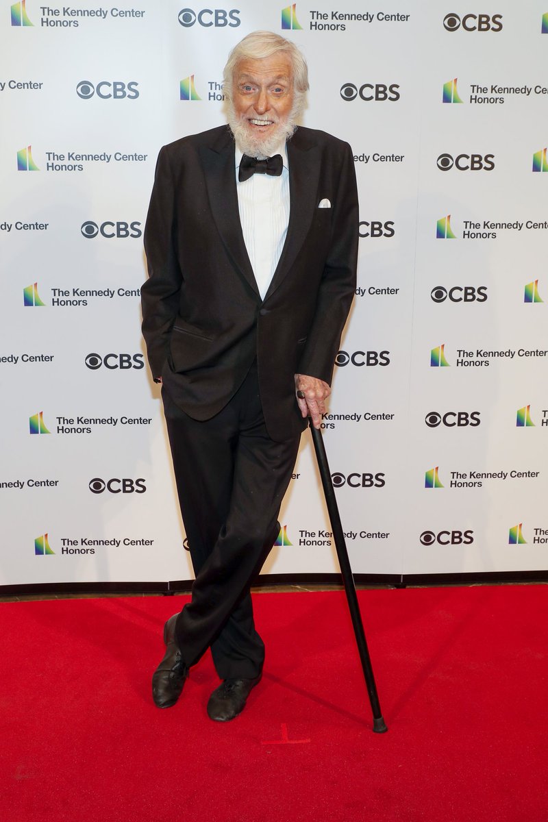 CapitanAlex29's tweet photo. Hoy cumple 100 años el actor
Dick Van Dyke quien a trabajado en proyectos como:
- #ElShowDeDickVanDyke
- #MaryPoppins
- #NightAtTheMuseum
- #DiagnosisMurder
- #UnBesoParaBirdier
- #DickTracy
- #ElComico
- #SabrinaTheTeenageWitch
- #LucyYDesi
Entre otros. https://t.co/JKb5KZvBea