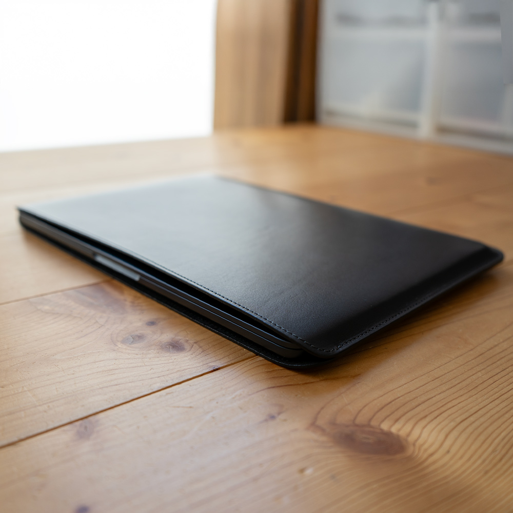 国立商店 レザースリーブ 14インチMacBook Pro 用 バケッタレザー 国立商店 レザースリーブ 14インチMacBook Pro 用 バケッタレザー 職人