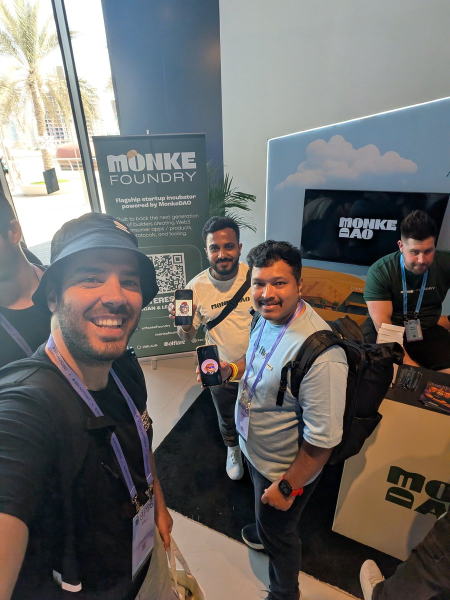 erco773's tweet photo. @MonkeDAO @nateshvv Monkey Dao! https://t.co/L6H6U48z3Y