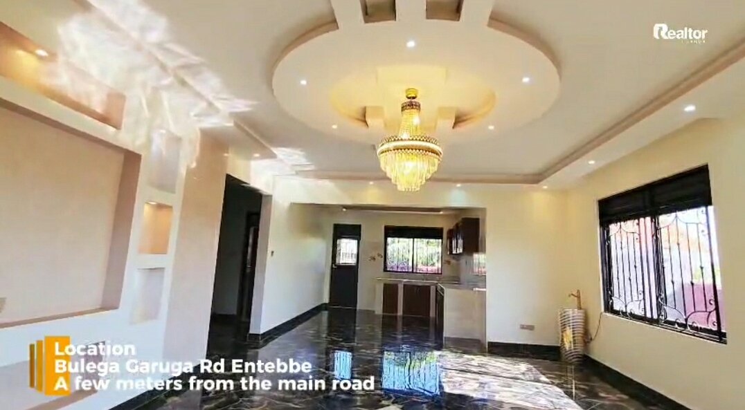 legendhomes's tweet photo. NEWLY BUILT HOME ON GARUGA ROAD, ENTEBBE.

3 bedrooms, 3 washrooms, kitchen on 12 decimals, private mailo title - Bulega Garuga rd, few minutes from Entebbe main rd.

450M UGX _Call/Whatsapp 0781150321 https://t.co/BEWztCRsJF