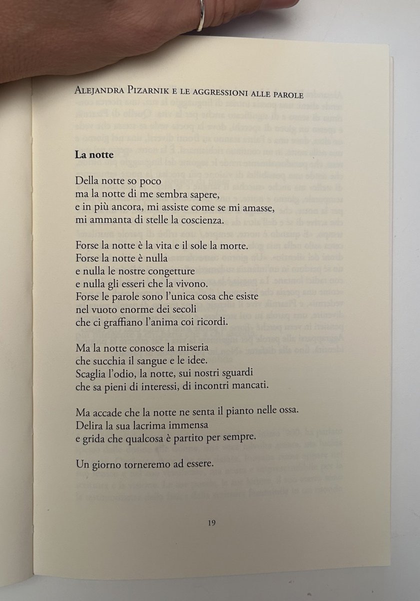 aminuscolo's tweet photo. Ma la notte di me sembra sapere. https://t.co/n3PQ2jSkIF