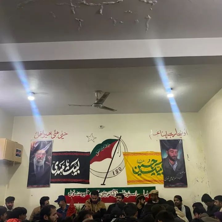ISO_NOMAL's tweet photo. ۔امامیہ اسٹوڈنٹس آرگنائزیشن علی یونٹ نومل کے زیر اہتمام جشن ولادت باسعادت بی بی فاطمہ زہرا(س) کے مناسبت سے آئی ایس او آفس میں ایک پروگرام کا انعقاد کیا گیا جس میں کثیر تعداد میں مومنین نے شرکت کی۔
پروگرام کے آخر میں کیک کاٹی گی۔

امامیہ اسٹوڈنٹس آرگنائزیشن پاکستان علی یونٹ نومل https://t.co/XJ2BHmliYD