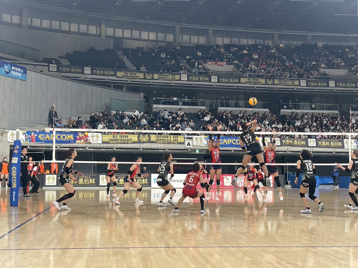 jva_tkjapan's tweet photo. 【ファイナルラウンド結果速報】
女子／3回戦／Aコート／第4試合
アランマーレ山形（@aranmare_volley） vs デンソーエアリービーズ（@AIRYBEES_DENSO）

セットカウント0－3でデンソーエアリービーズが勝利しました
試合結果速報はこちら▶https://t.co/edWP0NDvyx

#天皇杯皇后杯バレー https://t.co/dWCevk2LDM