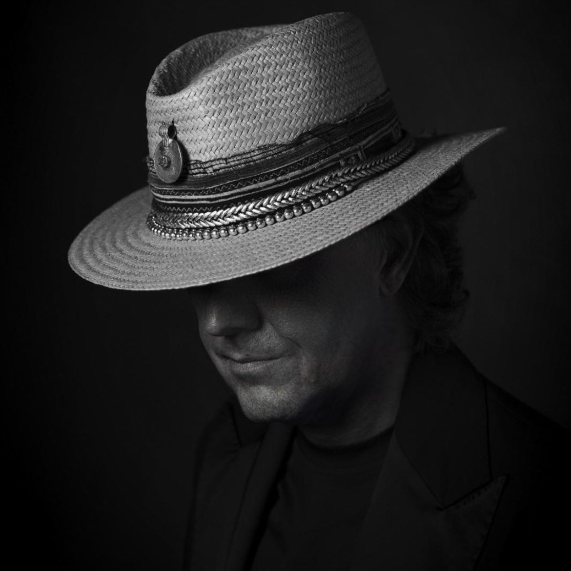 La fiducia è un dono prezioso: nasce dall’onestà, cresce nel rispetto e si rafforza con la riconoscenza.
In un mondo che corre veloce, scegliere di agire con trasparenza e rispetto verso gli altri è un atto di valore.
Sono questi principi in cui credo. ❤️