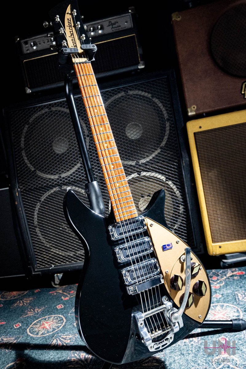 UnisoundY's tweet image. ／
12/14(日)20:15発売開始‼️
Rickenbacker 325V59 / 1994
＼

Rickenbacker入荷！94年製ショートスケールの小ぶりなホロウボディ。ジョンレノン同様ビグスビー搭載で3基のトースターピックアップによるブライトなリヴァプールサウンド。
digimart.net/cat01/shop5031…
#Rickenbacker