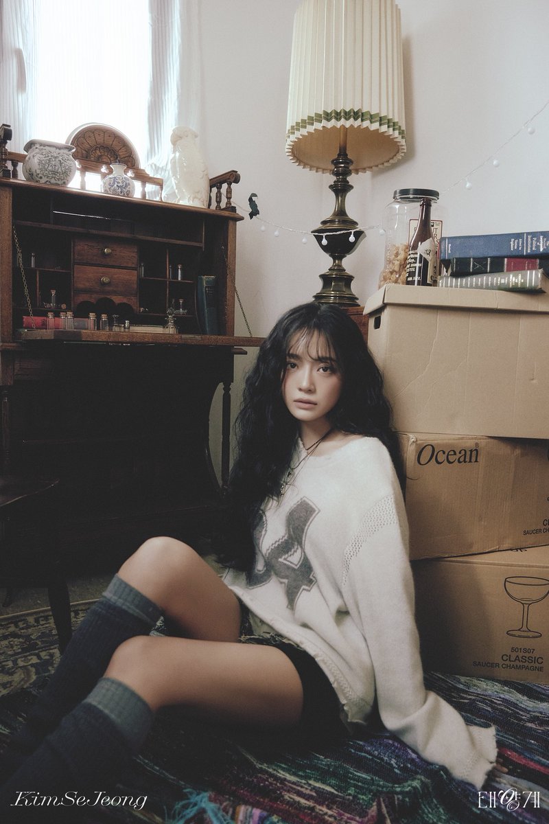 KIM SEJEONG
1st SINGLE ALBUM [태양계]

CONCEPT PHOTO ‘Chamber’ ver.

🎧 2025. 12. 17. 6PM (KST)

#김세정 #KIMSEJEONG
#세정 #SEJEONG
#1st_SINGLE_ALBUM_태양계
#20251217_6PM