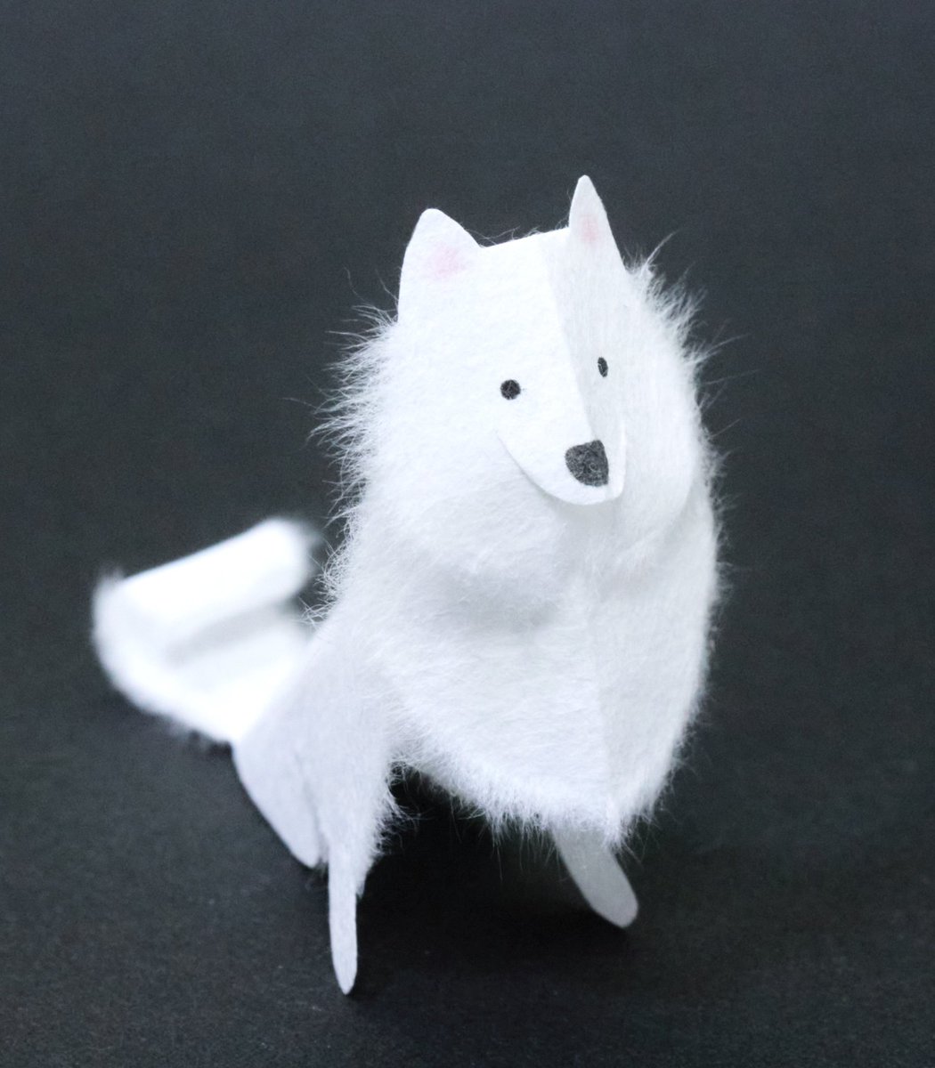 PKirigami's tweet image. 和紙でサモエドを作りました