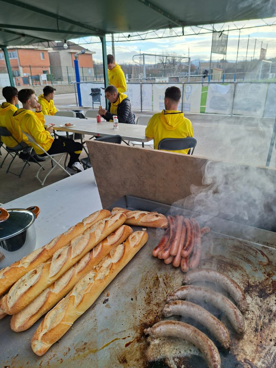 Tot en marxa al Municipal en benefici de <a href="/la_marato/">La Marató de 3Cat</a>! 🥖🥓🌭🍻 

#somhigrocs #LaMarató3Cat