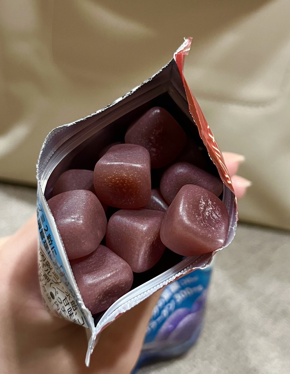 貧血女子まじでｺﾘ食えってば。
「美味しいのに生理中のしんどさマシなる」ってバズってたの、疑ってた自分ごめん。
冷え性とか肌荒れやばい子、鉄足りてないだけのパターン多すぎ。
一袋いけるレベルでうまいから一回ためしてみ。