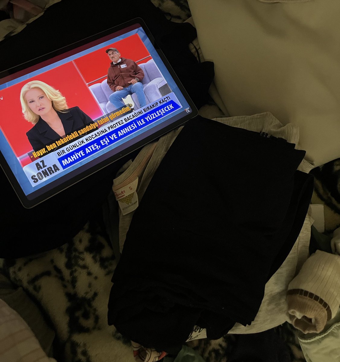 Çamaşır katlerken müge anlı izleyebilmek için tablet aldım. Teknoloji gerçekten müthiş bi icat.