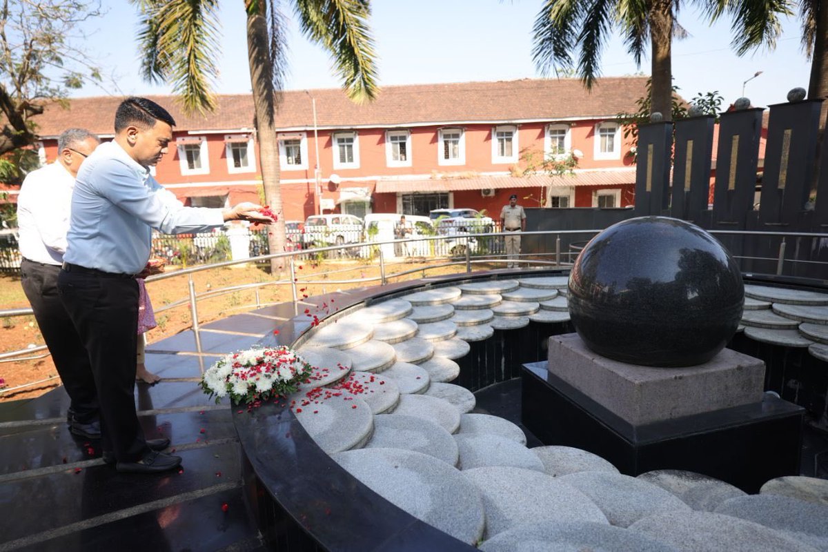 DrPramodPSawant's tweet image. Laid a wreath at the Pinto Revolt Memorial on Pinto Revolt Day, paying homage to one of the earliest sparks of Goa’s long struggle for justice and self-determination.

The Pinto Revolt of 1787, led by the Pinto brothers and a group of Goan priests and intellectuals, was a bold…