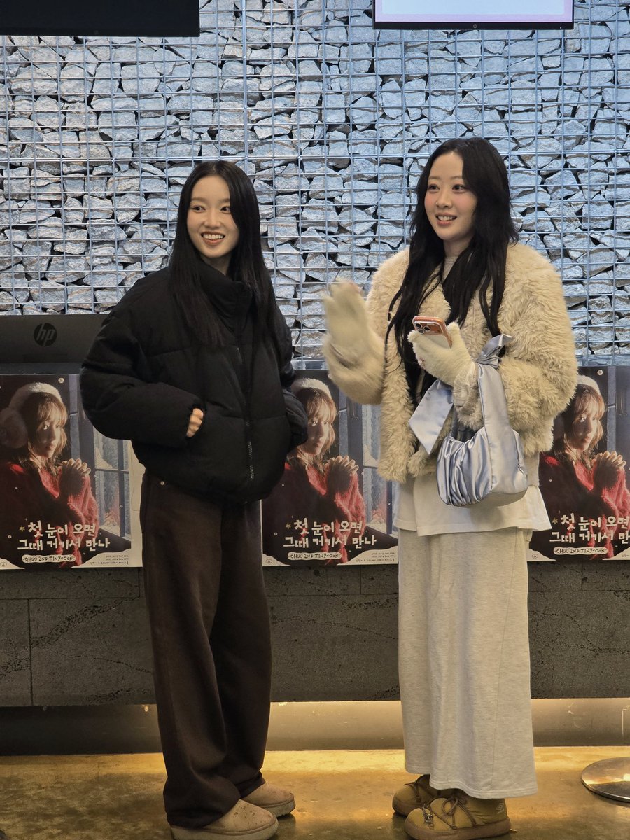 Breaddori16's tweet image. 오랜만이야🩵❤️