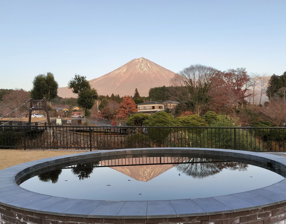 ryosuke_hat's tweet image. 白糸の滝、よかった。時間を忘れて見入ってしまう。