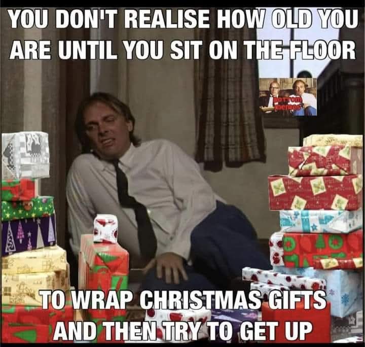 purplesteph1978's tweet image. Daily giggles (1 of 2) xxx 😁😁😁 #Funny #SexualRelations #ChristmasCard #ChristmasTree #Lights #Suspect #WrappingPresents #Gifts