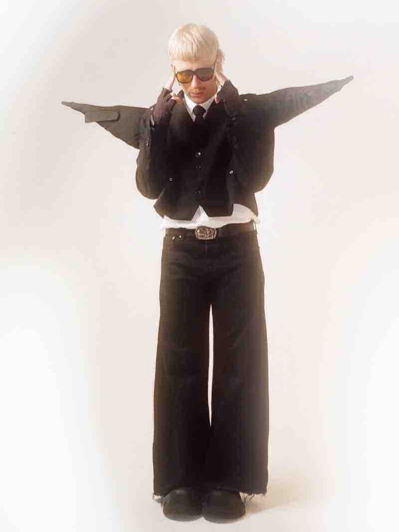 Mr. Jailbreak looks stunning in newly shared photos!

(@/jailbreak_iphone_now)