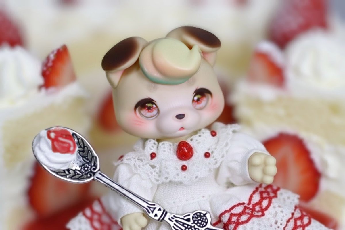 ショートケーキアイ🍰🍓 いちごのたっぷり入ったショートケーキの断面