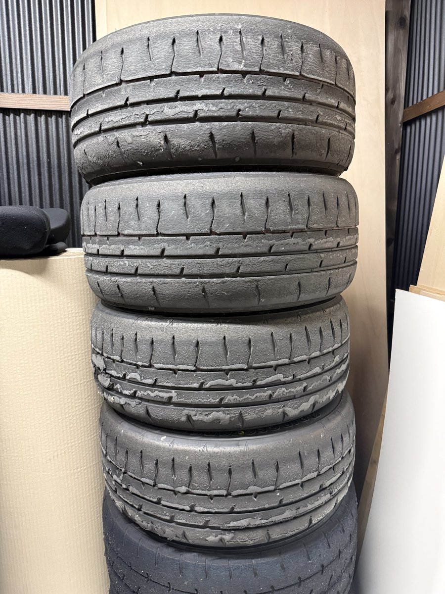 71RSの205/50R15と195/50R15使いたいヤリ素乗りいたりしますか？ 1本1