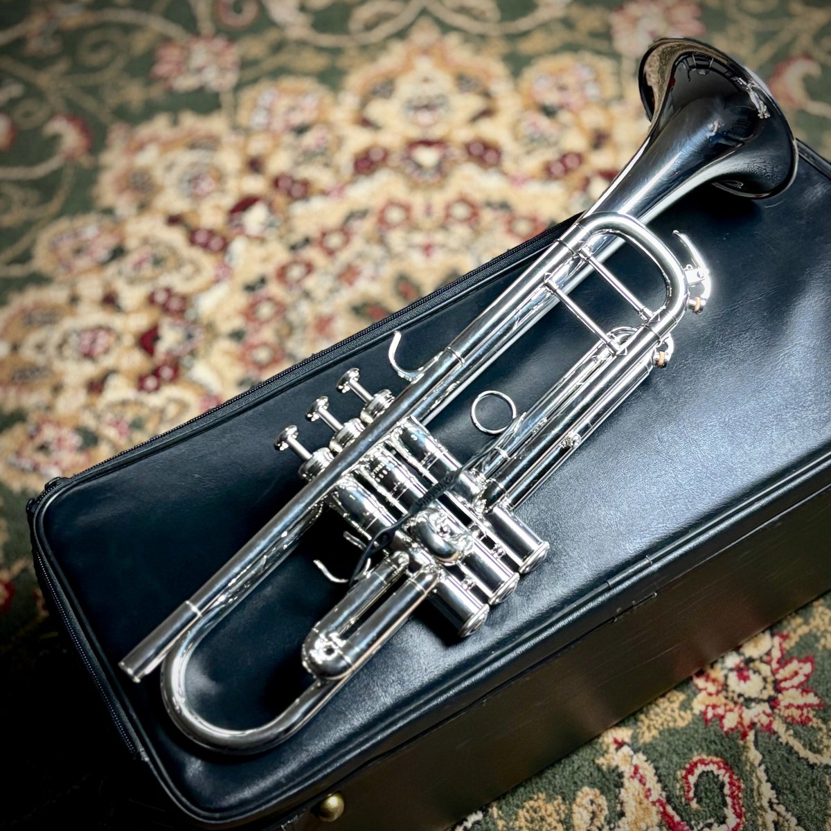 中古 管楽器入荷情報！】 YAMAHA YTR-8335WS 演奏表現のコントロールが