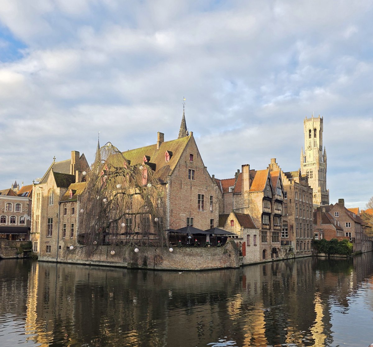Brugge 09u55, 13/12/2025 #vrtweer <a href="/BuienradarBE/">BuienradarBE</a> #MooiBrugge