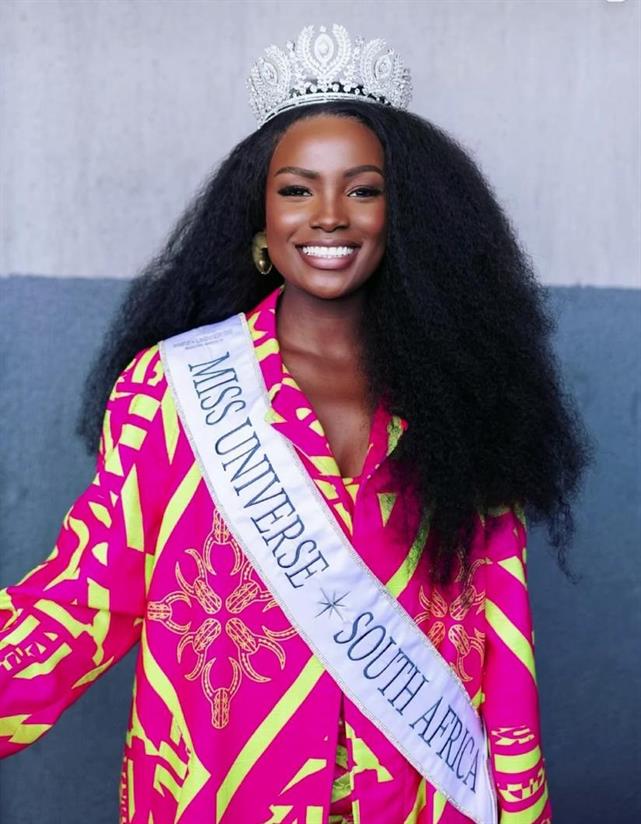 dailysunsa's tweet photo. BEAUTY AND BRAINS 💥Miss Universe SA is bringing back the ancient art of "Chosi Chosi" (Xhosa folk tales) but with a MODERN twist.  🇿🇦👑💫  #ChosiChosi #AfricanPride #QueenPower https://t.co/Gfnpvanm1T