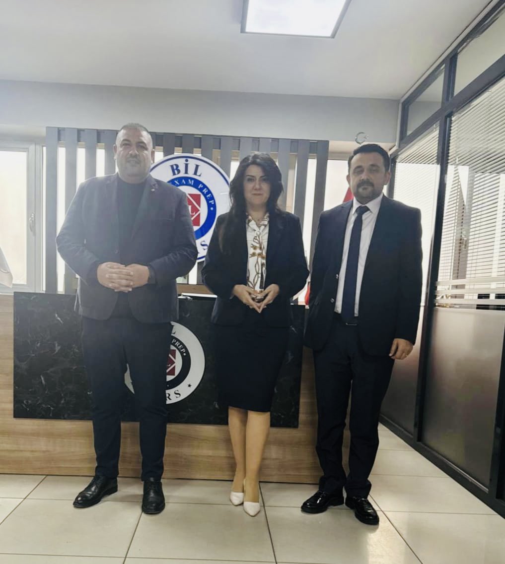 BİL Eğitim Kurumları Eğitim Direktörü Ebru Unutmazer, Güneşli BİL Kurs yönetici ve öğretmenleriyle bir araya gelerek öğrencilerin sınav hazırlık süreçlerini değerlendirdi. 

#bilkurs #kazanmakiçinbilyeter