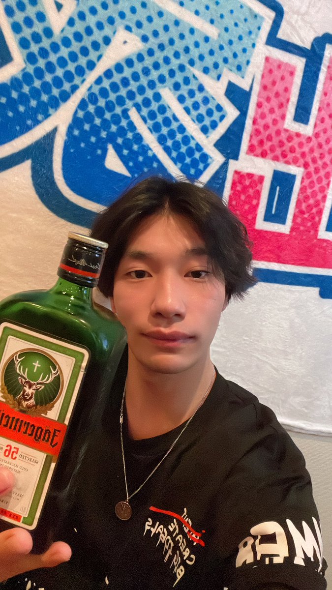 本日も元気にOPEN⭐️

戸出家の大型犬こと松田です🐶
最近どんどん寒くなってきましたね🥶
そんな時はお酒🥃かみんなで騒いで盛り上がって暑くなっちゃいましょ‼️💪
本日は前半まつだワンオペで
途中からとでちゃんも出勤となっております‼️
たくさんの方のご来店お待ちしております☺️